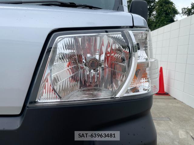 Daihatsu HIJET CARGO 2023-02 8770035-8