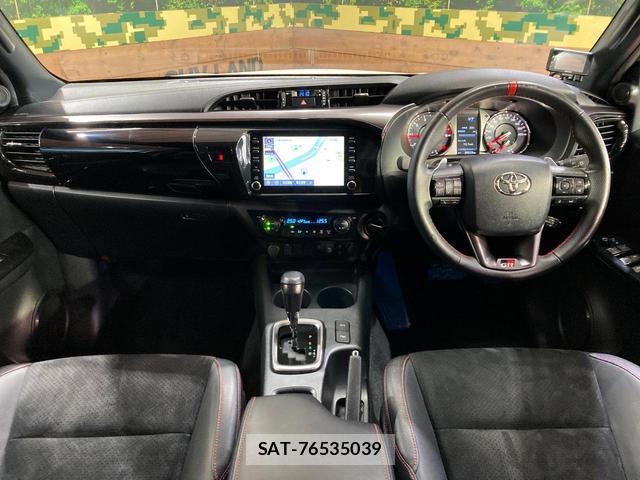 Toyota HILUX 2023-03 8769802-1