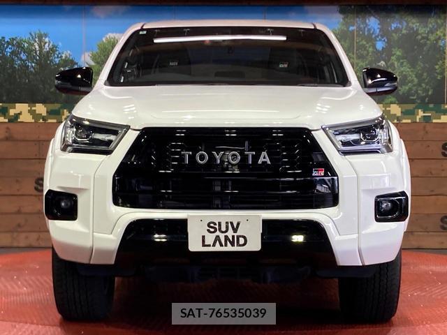 Toyota HILUX 2023-03 8769802-13