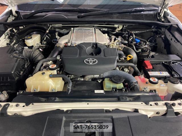 Toyota HILUX 2023-03 8769802-17
