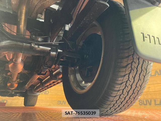 Toyota HILUX 2023-03 8769802-19