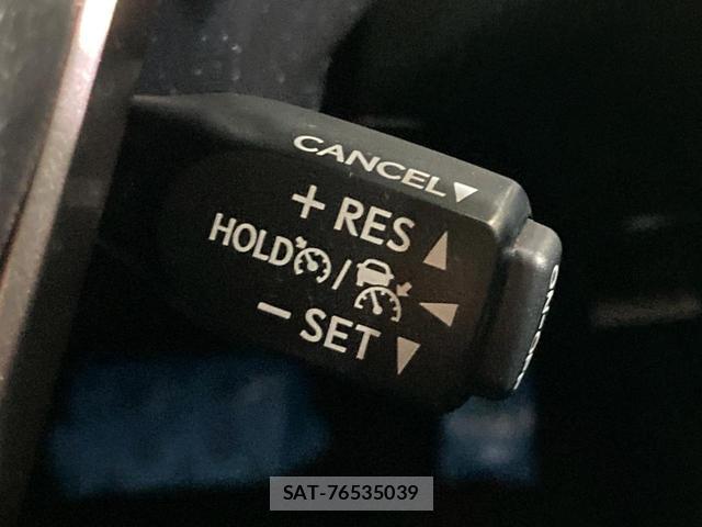 Toyota HILUX 2023-03 8769802-4