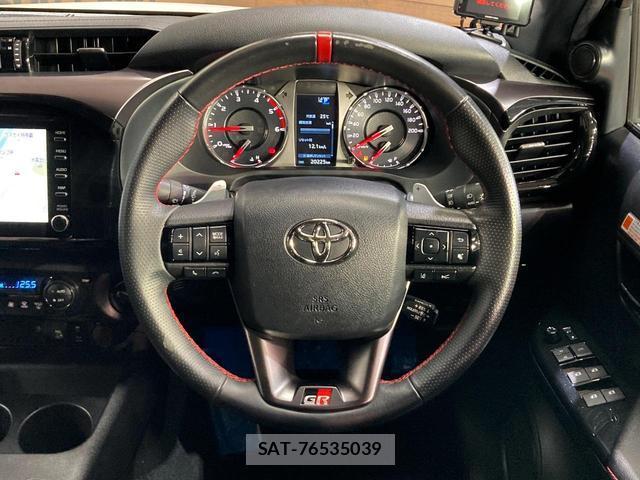 Toyota HILUX 2023-03 8769802-9