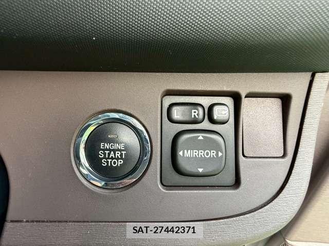 Toyota IQ 2009-02 8769981-13
