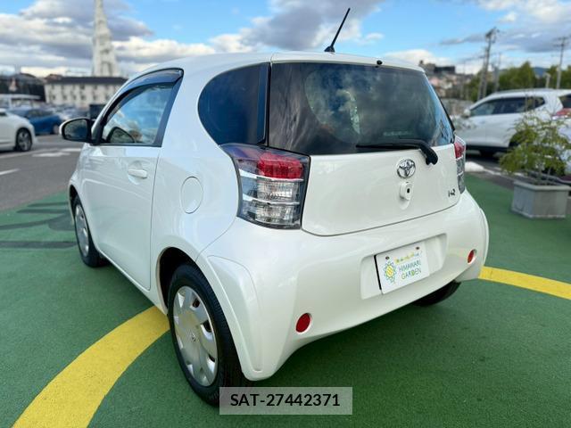 Toyota IQ 2009-02 8769981-15