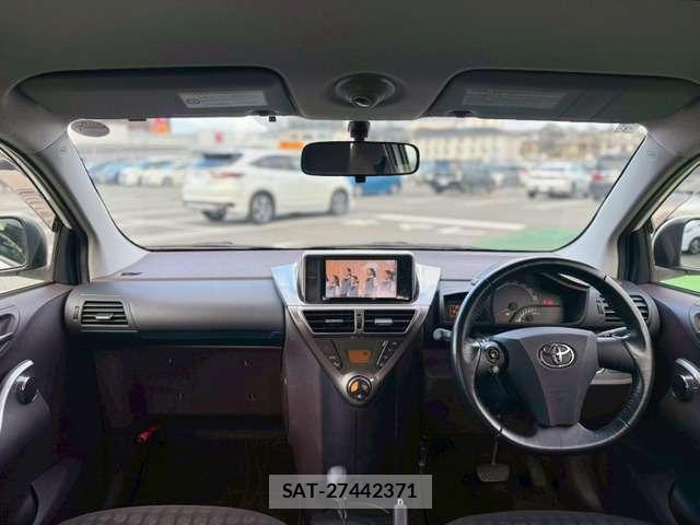 Toyota IQ 2009-02 8769981-3