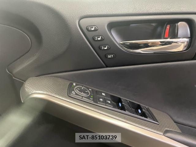 Lexus IS 2014-01 8769279-11