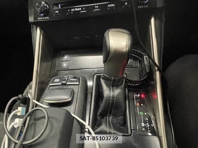 Lexus IS 2014-01 8769279-17