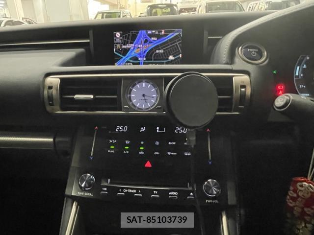 Lexus IS 2014-01 8769279-18