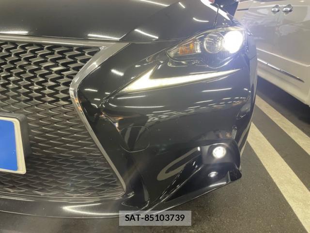 Lexus IS 2014-01 8769279-2