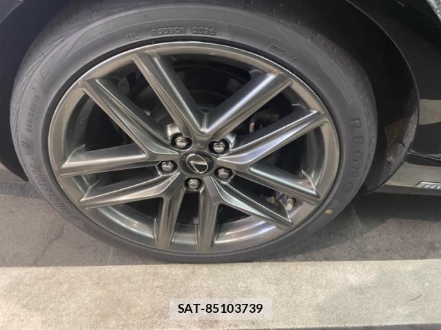 Lexus IS 2014-01 8769279-3