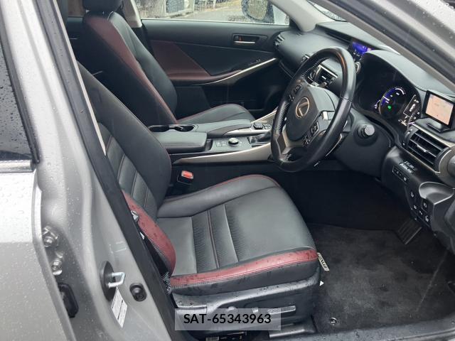 Lexus IS 2019-10 8769449-12