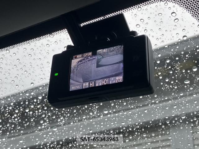 Lexus IS 2019-10 8769449-18