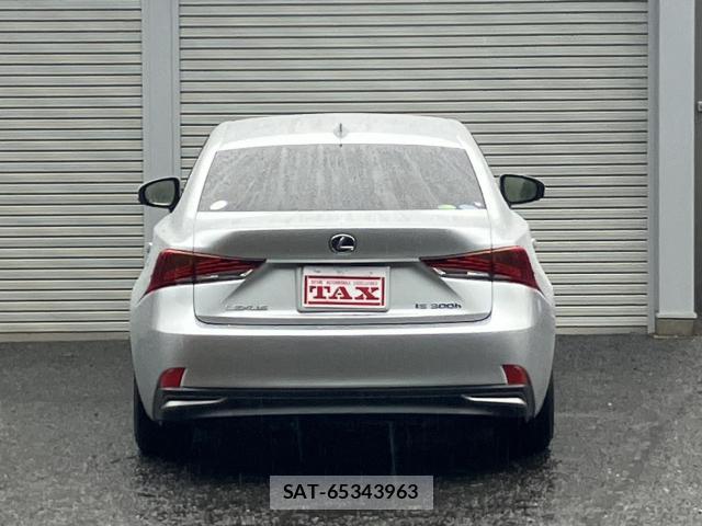 Lexus IS 2019-10 8769449-7