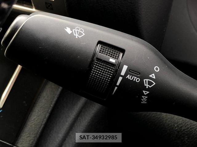 Lexus IS 2013-06 8769826-12