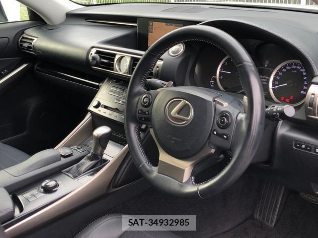 Lexus IS 2013-06 8769826-16