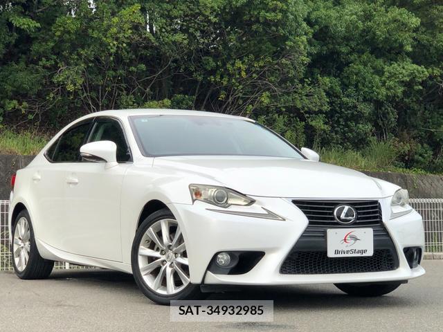 Lexus IS 2013-06 8769826-2