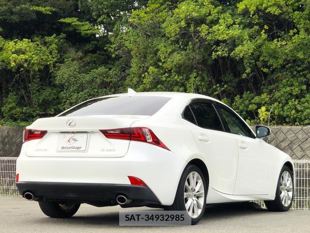 Lexus IS 2013-06 8769826-3