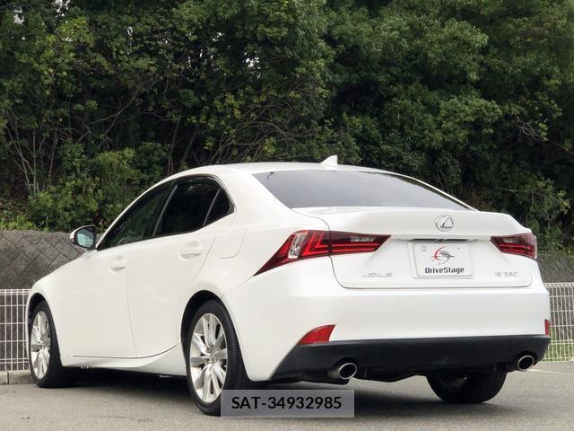 Lexus IS 2013-06 8769826-4