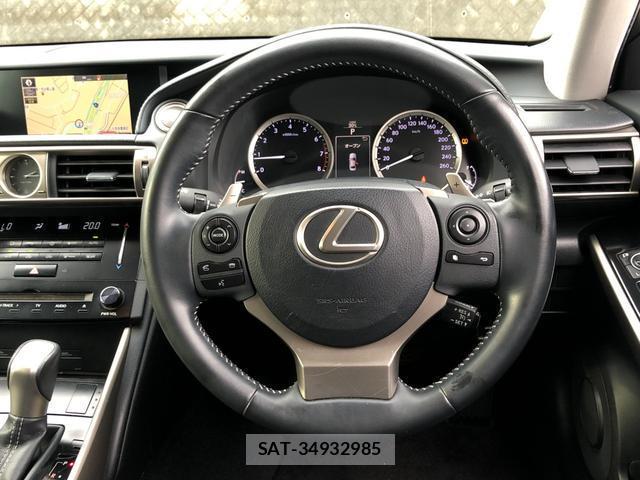 Lexus IS 2013-06 8769826-9
