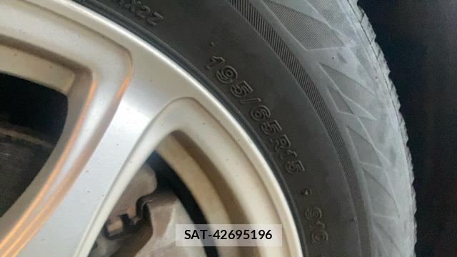 Toyota ISIS 2014-02 8768841-19