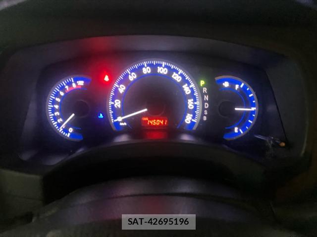 Toyota ISIS 2014-02 8768841-8