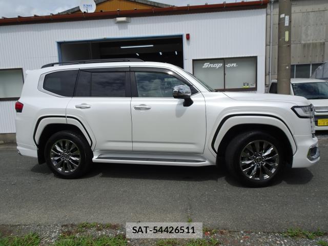 Toyota LAND CRUISER 2023-03 8769440-2