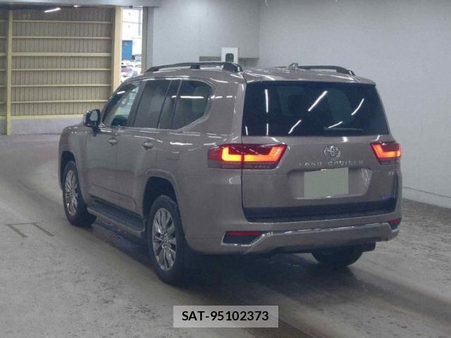 Toyota LAND CRUISER 2025-08 8769941-1