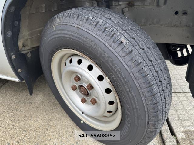 Toyota LITEACE VAN 2015-07 8769291-17