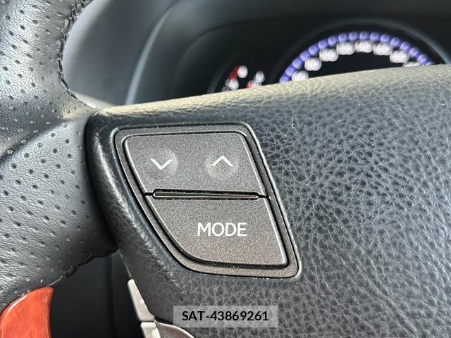 Lexus LS 2012-01 8769958-3