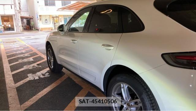 Porsche MACAN 2020-06 8769602-10