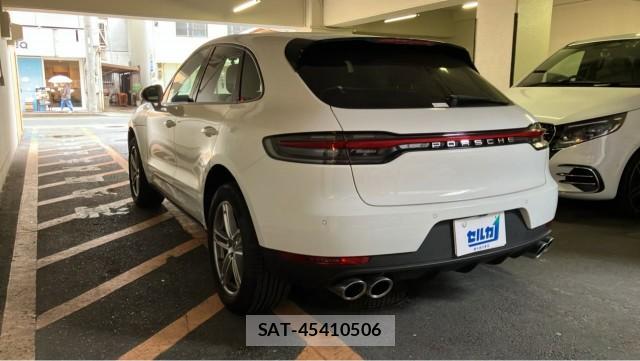 Porsche MACAN 2020-06 8769602-13