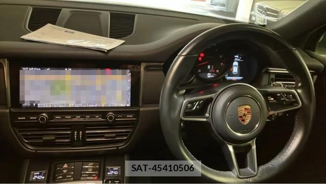 Porsche MACAN 2020-06 8769602-16
