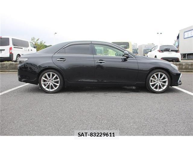 Toyota MARK X 2016-11 8769764-14