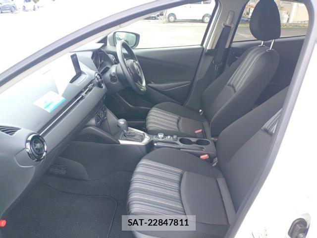 Mazda MAZDA2 2021-08 8768931-15