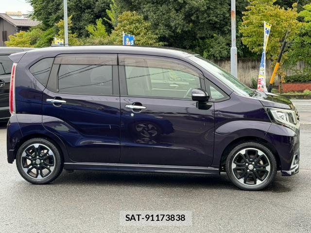 Daihatsu MOVE 2015-08 8769492-3