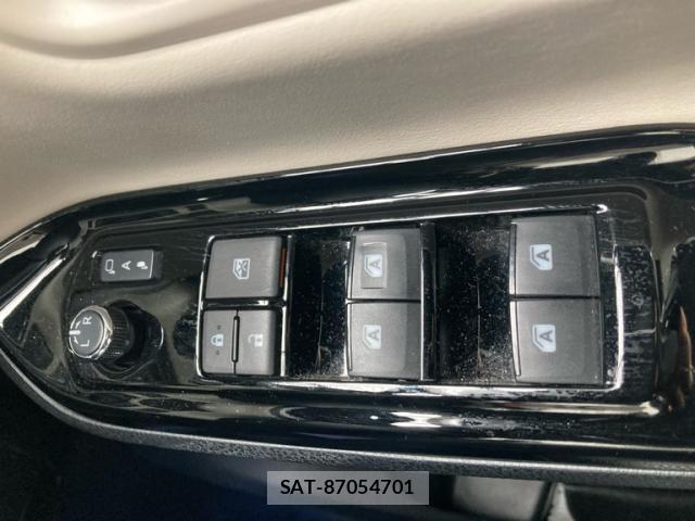 Toyota NOAH 2019-04 8768783-14