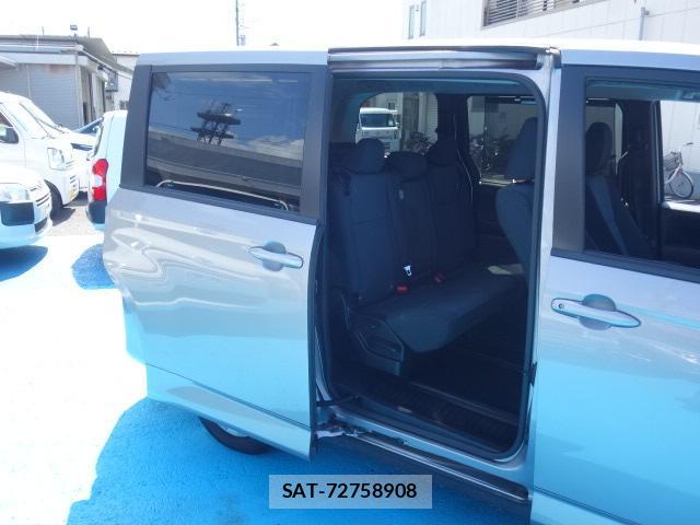 Toyota NOAH 2023-07 8769625-10