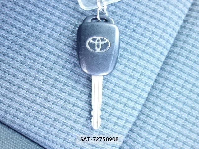 Toyota NOAH 2023-07 8769625-18