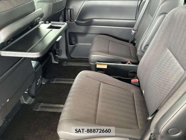 Toyota NOAH 2024-04 8769669-7