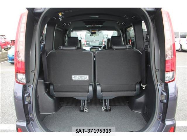 Toyota NOAH 2017-06 8769762-19