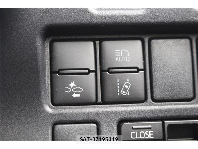 Toyota NOAH 2017-06 8769762-6