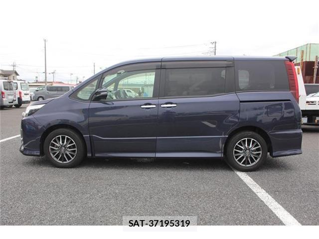 Toyota NOAH 2017-06 8769762-8