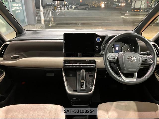 Toyota NOAH 2022-02 8770093-2
