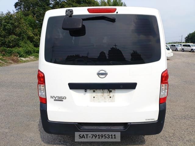 Nissan NV350 Caravan 2012-08 8768905-4