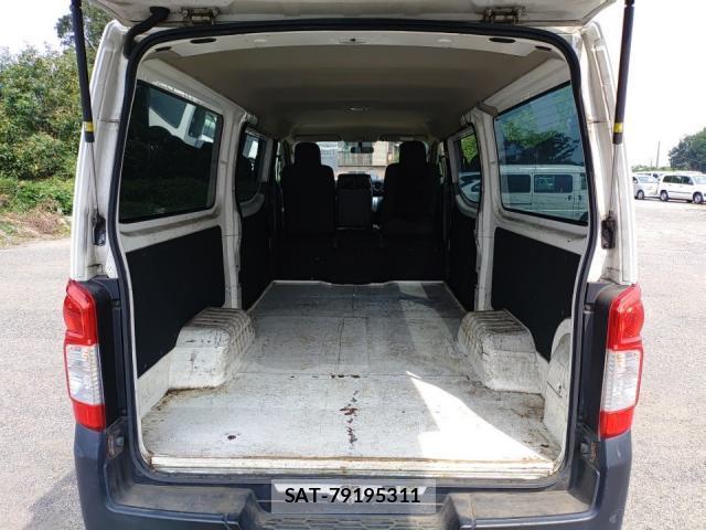 Nissan NV350 Caravan 2012-08 8768905-5