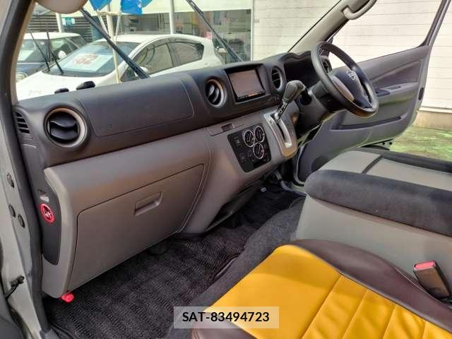 Nissan NV350 Caravan 2013-01 8769332-12