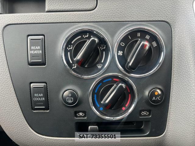 Nissan NV350 Caravan 2015-07 8769956-6