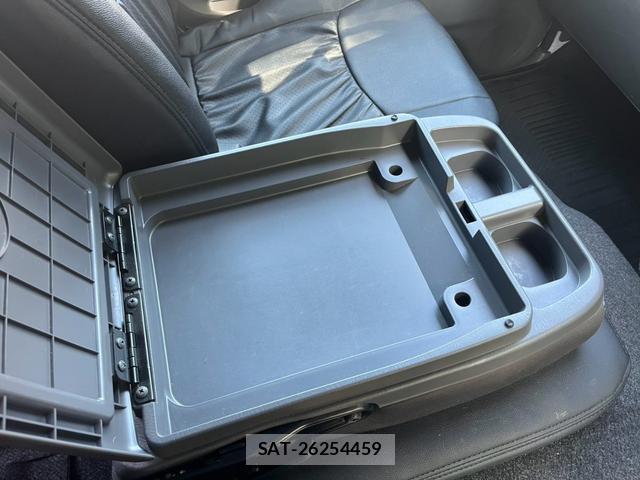 Nissan NV350 Caravan 2019-07 8769961-11