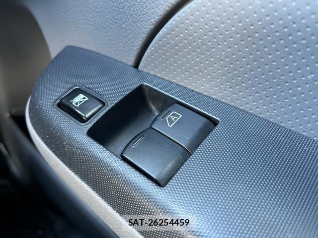 Nissan NV350 Caravan 2019-07 8769961-5